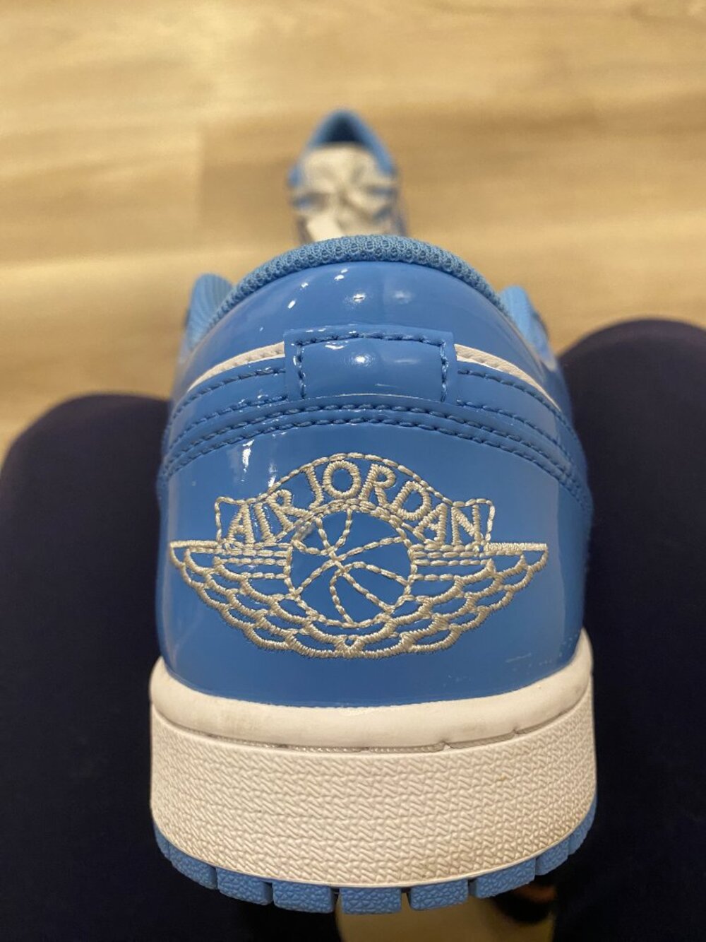 Air Jordan 1 Low SE Legend Blue Patent Menโs 9 Style Code: FZ2138-114 Women 10.5 - Picture 10 of 11